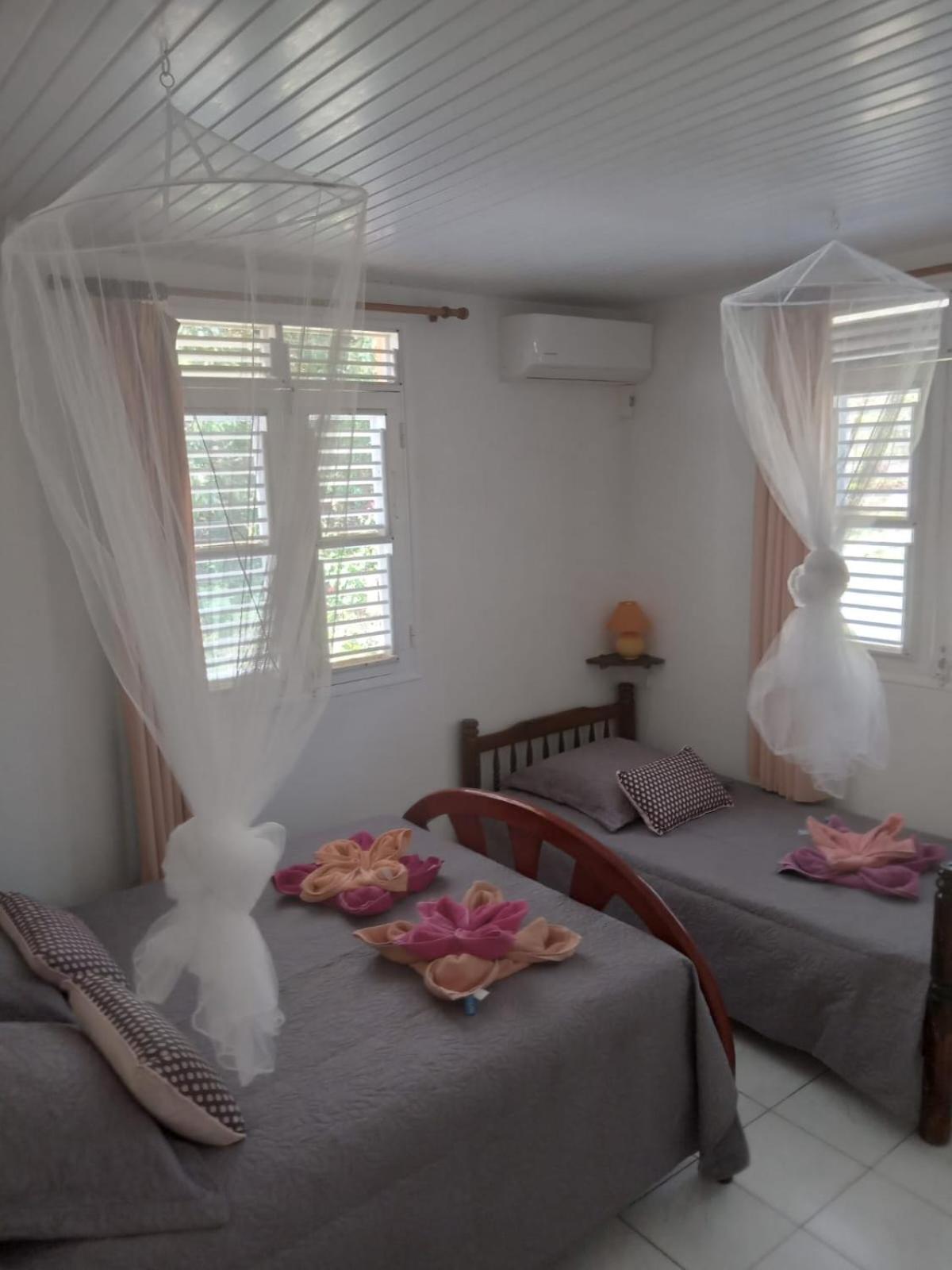 Apartamento Les Orchidees Sainte-Anne Exterior foto